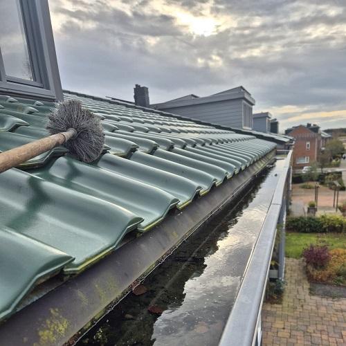 Reiniging dakgootrand Else van den Banlaan Heerhugowaard November 2025