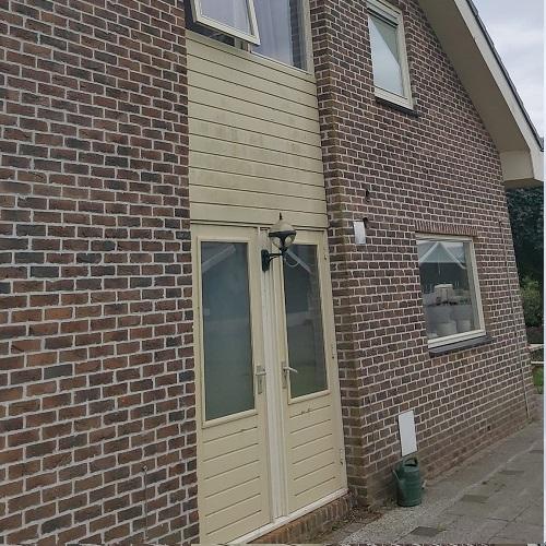 Reinigen houtwerk en glasbewassing woning Venhuizen Juli 2025