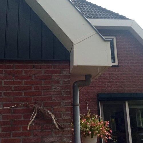 Reinigen gevelbekleding, boeidelen en zonnepanelen Zuid-Scharwoude Duizend Eilandenrijk juni 2026