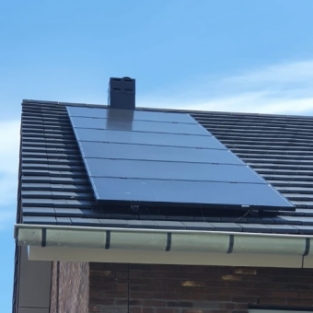 Schoonmaken en reinigen zonnepanelen particuliere woning Heerhugowaard Augustus 2020