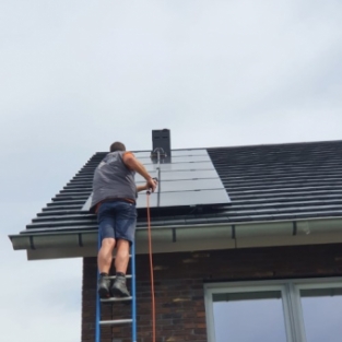 Schoonmaken en reinigen zonnepanelen particuliere woning Heerhugowaard Augustus 2020