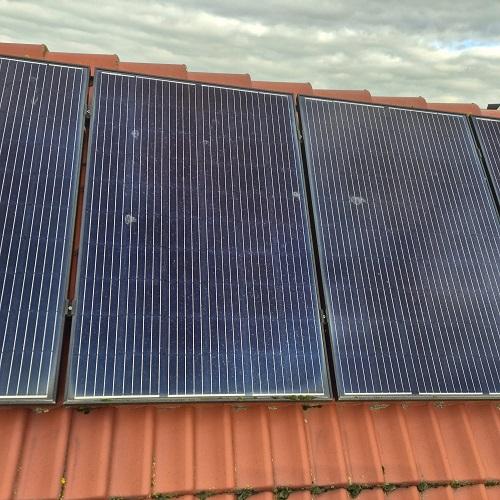 Reinigen dakkapel, dakgoot en  zonnepanelen Zaandam oktober 2025