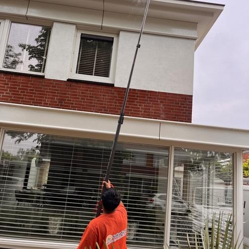 Reinigen boeidelen, dakkapel, kozijnwerk en ramen woningen Heiloo mei 2024