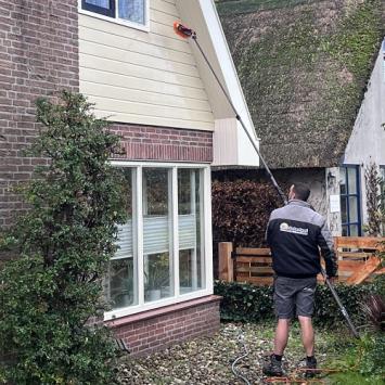 Schoonmaken schilderwerk en zonnepanelen woning Wognum December 2022