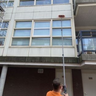 Reiniging kunststof beplating en kozijnen appartementencomplex Alkmaar Augustus 2021