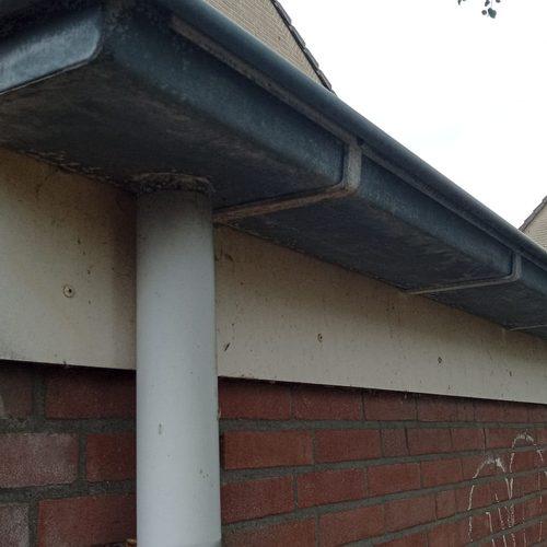 Reinigen en conserveren balkonhekken en gevels Schoorl juni 2026