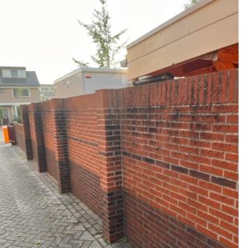 Reiniging gevel stoomcleaning buitenterrein oprijlaan VvE Hoorn september 2023