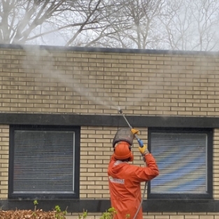 Reiniging gevel en impregneren gevel woning Bergen aan Zee April 2021