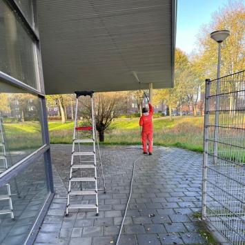 Reiniging plafondplaten en kozijnwerk sportcomplex Alkmaar Overdie November 2022