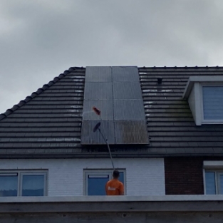 Reiniging zonnepanelen in opdracht van de BAM groep Zoetermeer September 2021