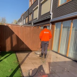 Reiniging vlonder steiger en terrastegel reiniging woning Heerhugowaard Maart 2021
