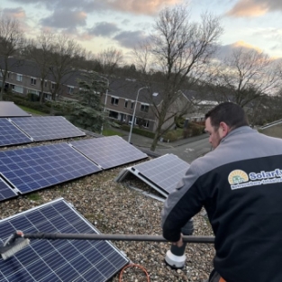 Onderhouden en schoonmaken van zonnepanelen installaties Alkmaar februari 2022