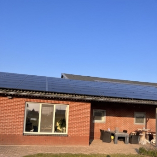 Reiniging en onderhoud zonnepanelen paardenstal en woning Sint-Oedenrode Maart 2022