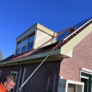 Zonnepanelen schoonmaken en onderhouden woningen Sint Pancras Juni 2022