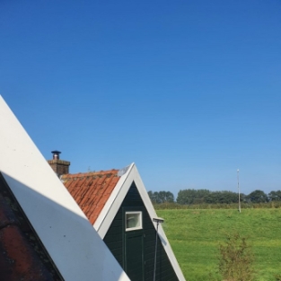 Reiniging houtwerk rondom gehele woning particulier Oterleek Oktober 2021