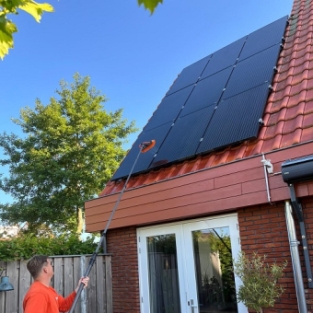 Zonnepanelen schoonmaken en onderhouden woningen Sint Pancras Juni 2022