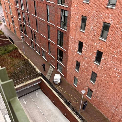 Reiniging staal, beton, ramen en terras Plaza West Haarlem December 2025