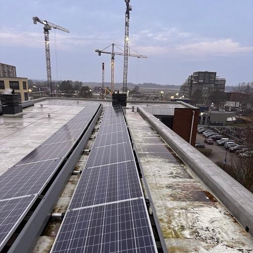 Reinigen gecoat dak Stationsplein Heerhugowaard Januari 2026
