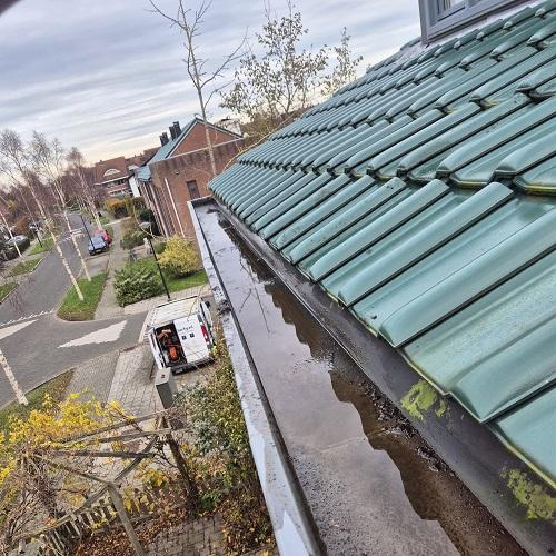 Reiniging dakgootrand Else van den Banlaan Heerhugowaard November 2025