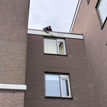 Reiniging kunststof elementen rondom appartementencomplex IJmuiden November 2022