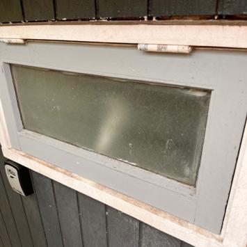 Reinigen buitenzijde bungalow inclusief zonnepanelen Hensbroek januari 2024