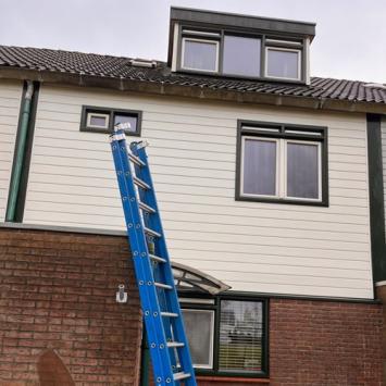 Reinigen kunststof rondom woning particulier Zaandam December 2023