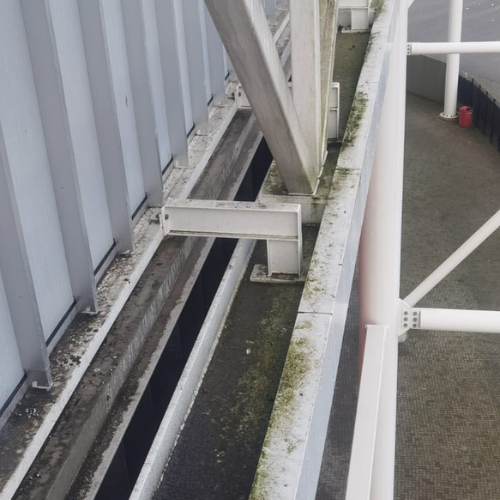 Reiniging staalconstructie en daken AZ Stadion Alkmaar Januari 2026