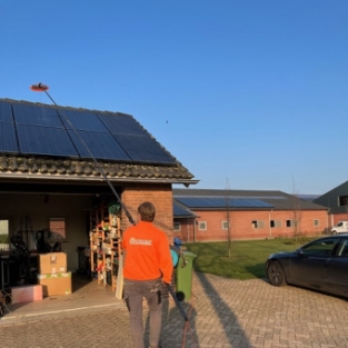 Reiniging en onderhoud zonnepanelen paardenstal en woning Sint-Oedenrode Maart 2022