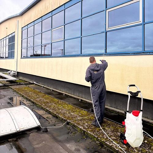 Reiniging metselwerk, stucwerk en zonnepanelen Heerhugowaard Industrieterrein Oktober 2025