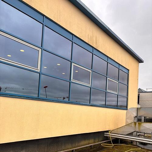 Reiniging metselwerk, stucwerk en zonnepanelen Heerhugowaard Industrieterrein Oktober 2025