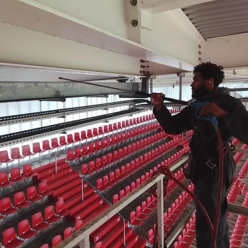Reiniging tribunes en dakconstructie AZ Stadion Alkmaar juni 2026