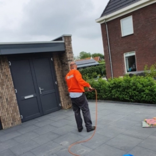 Spinnenbestrijding en glasbewassing woning particulier Alkmaar Juni 2020