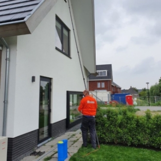 Bestrijding spinnen en glasbewassing woning particulier Heerhugowaard Juni 2020