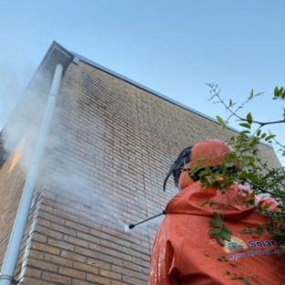 Gevel reiniging opdrachtgever eigenaar woning Obdam particulier Augustus 2021