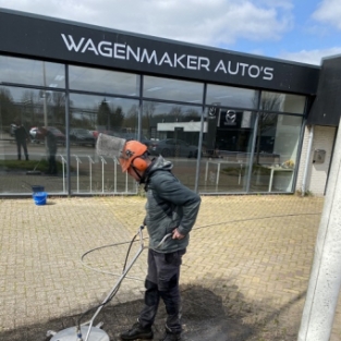 Straatwerk reiniging voor opening jacuzzi handelaar Alkmaar bedrijf April 2021