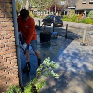 Reiniging boeidelen en terras schoonmaak woning particulier Koog aan de Zaan April 2020