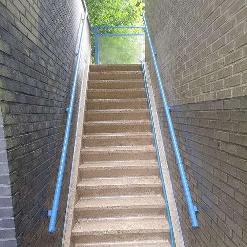 Reinigen trappen en galerijen in Schoorl Juli 2025