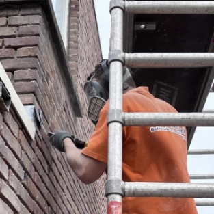 Uithakken, reinigen, voegen en gevel renovatie werkzaamheden Heerhugowaard Mei 2022