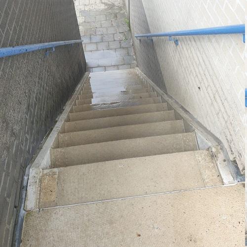Reinigen trappen en galerijen in Schoorl Juli 2025