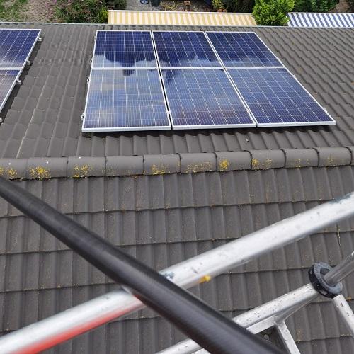 Reiniging zonnepanelen 17 woningen Alkmaar Bergermeer Juli 2025