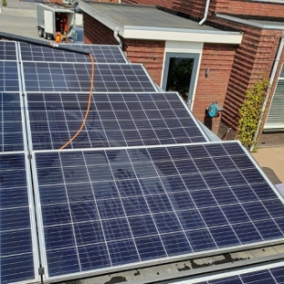 Zonnepanelen schoonmaken en onderhouden woning Obdam Augustus 2020