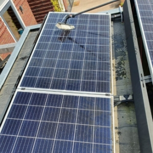 Zonnepanelen schoonmaken en onderhouden woning Obdam Augustus 2020