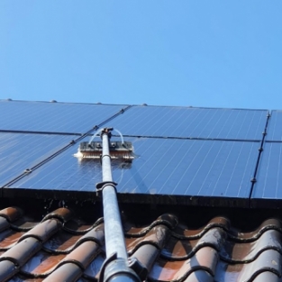 Zonnepanelen & zonnecollectoren schoonmaken woning particulier Ursem September 2020